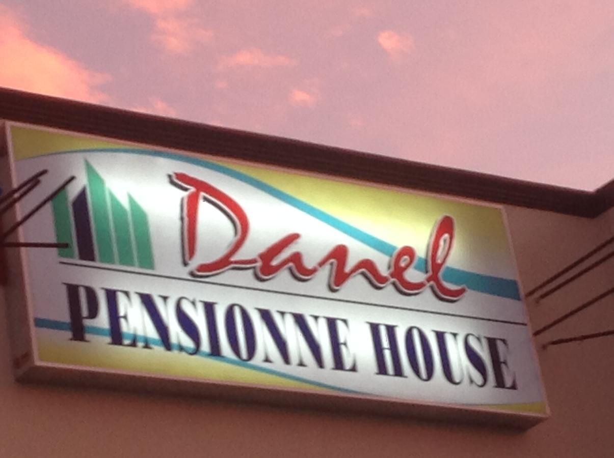 Danel Pensionne House Tacloban Eksteriør billede